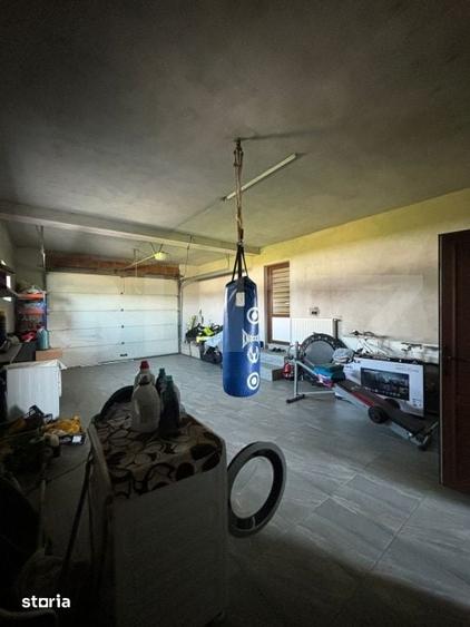 Casă cu 5 camere cu Teren 1400 Mp în Cetate