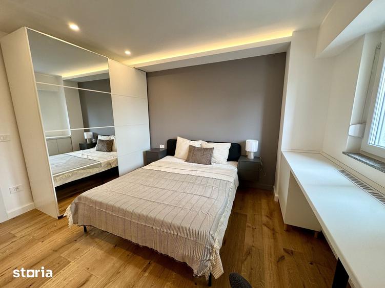 Apartament cu 3 camere decomandat în Intim