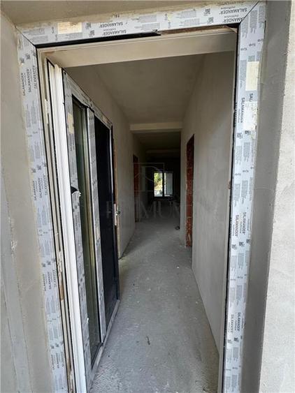 Duplex cu 3 camere cu Canalizare în Moșnița Nouă