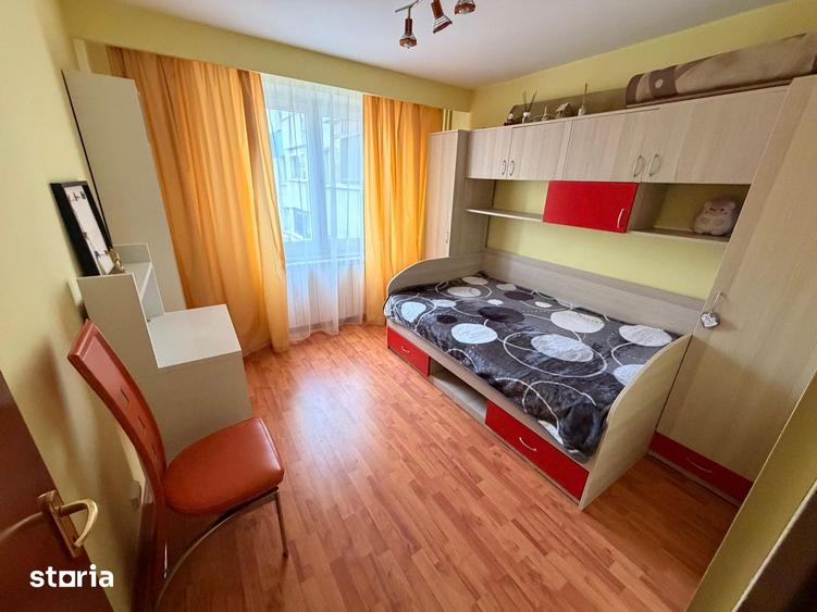 Apartament cu 3 camere decomandat, mobilat în Berceni