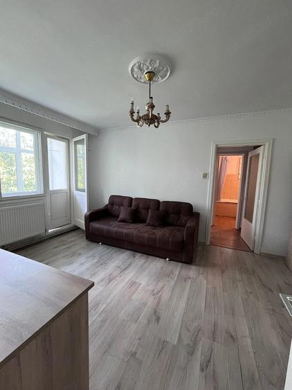 Apartament cu 2 camere semidecomandat în Tătărași