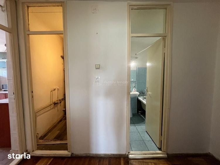 Apartament cu 3 camere semidecomandat în Central