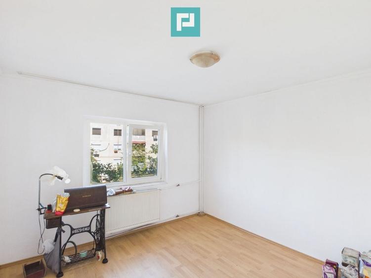 Apartament cu 3 camere decomandat în Rogerius
