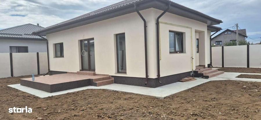 Casă cu 4 camere în Clinceni