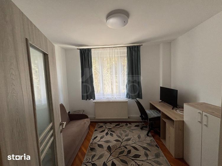 Apartament cu 2 camere decomandat în 22 Decembrie 1989