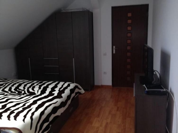 Apartament cu 3 camere semidecomandat în Zorilor
