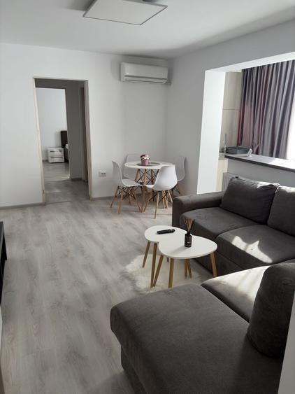 Apartament cu 3 camere nedecomandat în Central