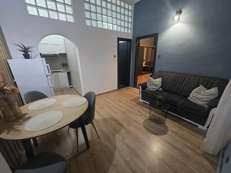 Apartament cu 3 camere semidecomandat în Central