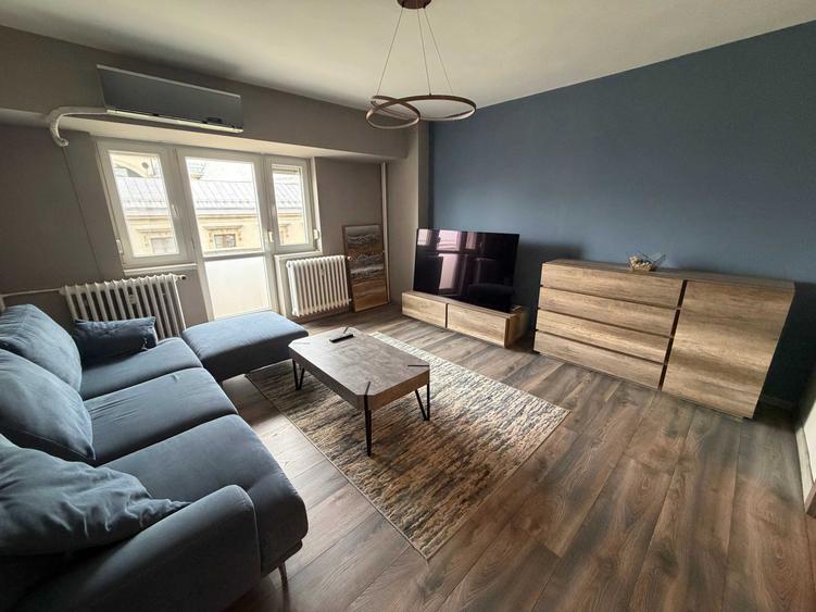Apartament cu 3 camere decomandat în Unirii