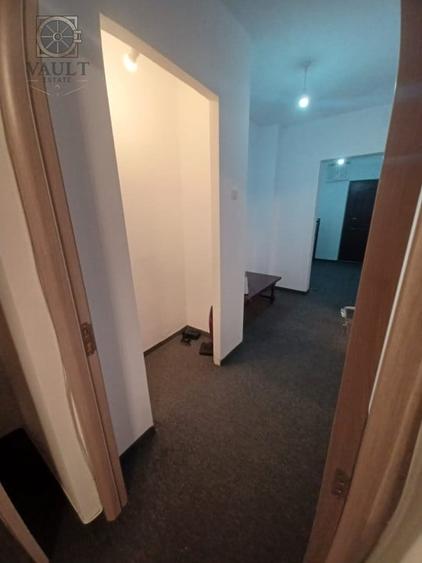 Apartament cu 3 camere semidecomandat în Pantelimon