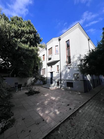 Casă individuală cu 5 camere cu Teren 90 Mp în Cotroceni