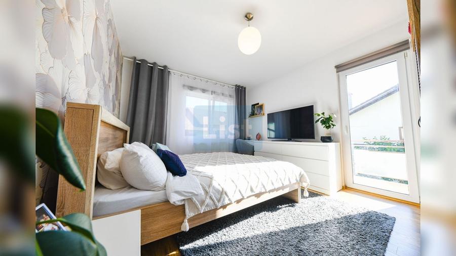 Duplex cu 4 camere cu Canalizare în Florești