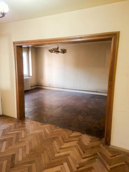 Apartament cu 3 camere semidecomandat în Punctele Cardinale