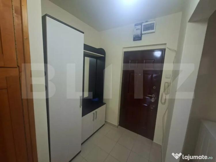 Garsonieră decomandată în Rogerius