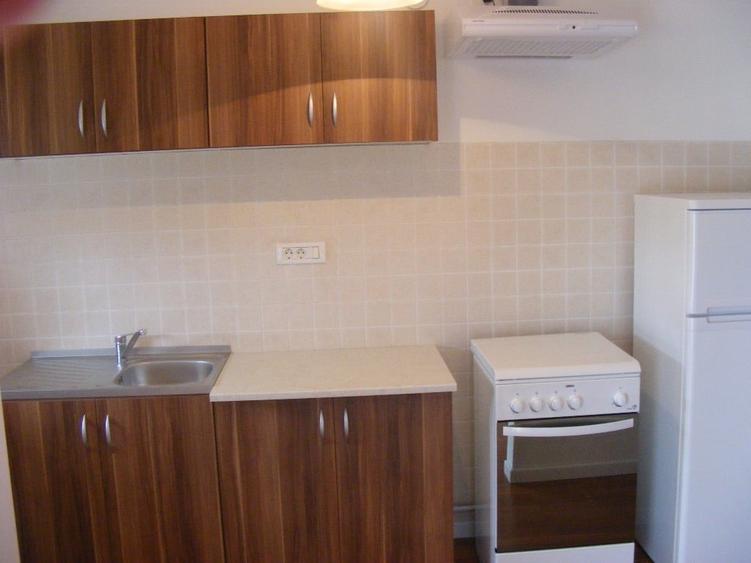 Apartament cu 2 camere decomandat în Torontalului
