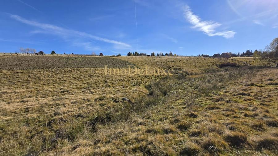 Teren agricol extravilan de 4130 mp, în Mărișel