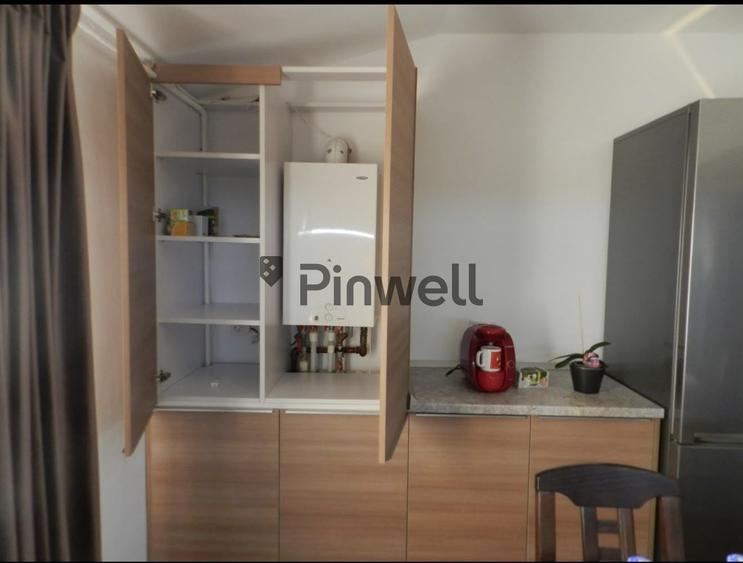 Apartament cu 3 camere semidecomandat, mobilat în Central