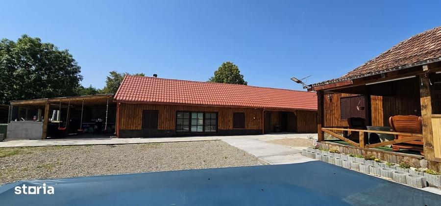 Casă cu 4 camere semidecomandat în Zece Hotare