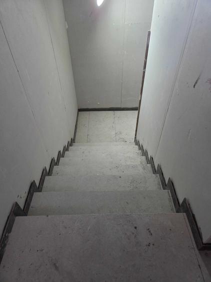 Garsonieră decomandată în Titan