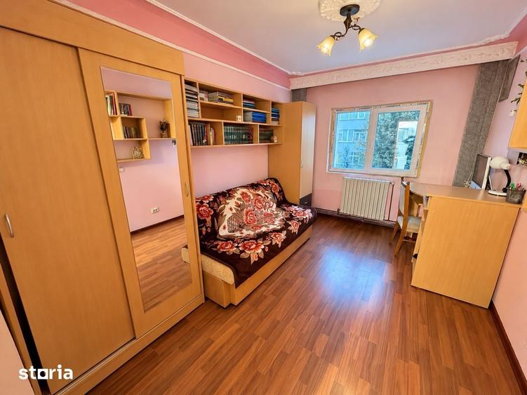 Apartament cu 4 camere decomandat în Ciurea