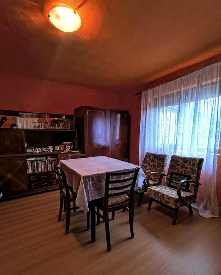 Casă cu 4 camere în Central
