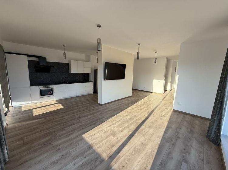 Casă cu 4 camere cu Teren 350 Mp în Iris