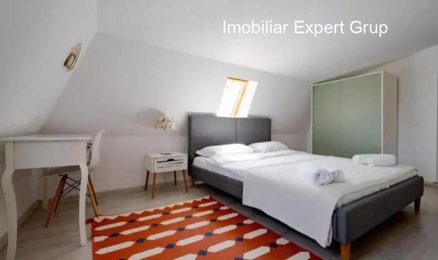 Apartament cu 4 camere decomandat în P-ța Unirii