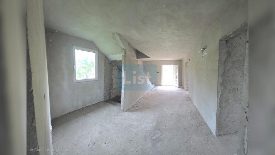 Casă cu 4 camere cu Teren 800 Mp în Nord-Est