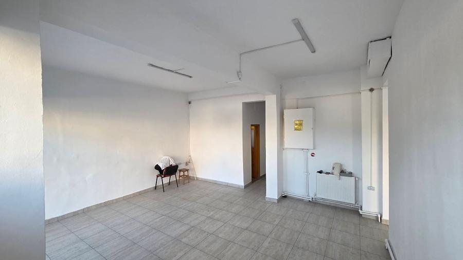 Spațiu comercial, de 130 mp, în Pod