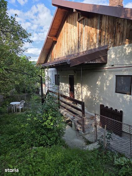 Casă cu 3 camere cu Teren 2000 Mp în Pietroșița
