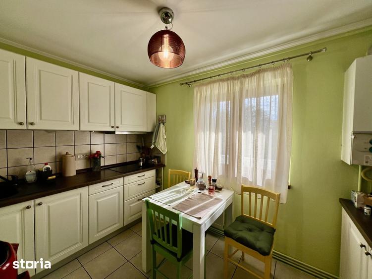Apartament cu 3 camere decomandat în Est