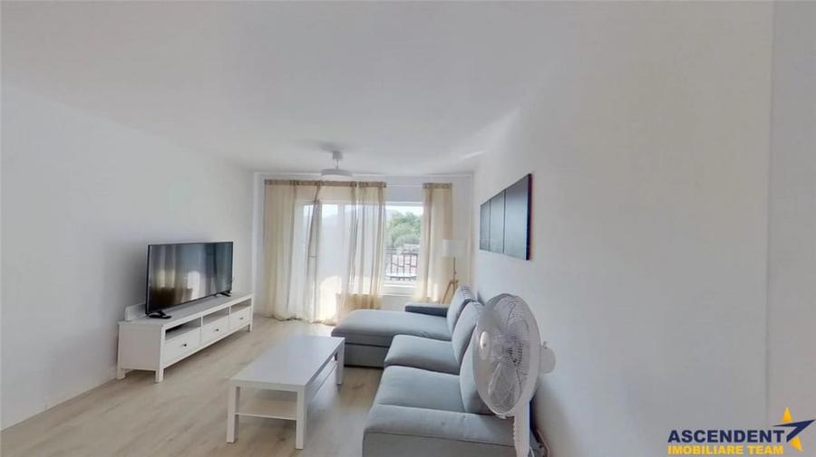 Apartament cu 2 camere decomandat în Noua
