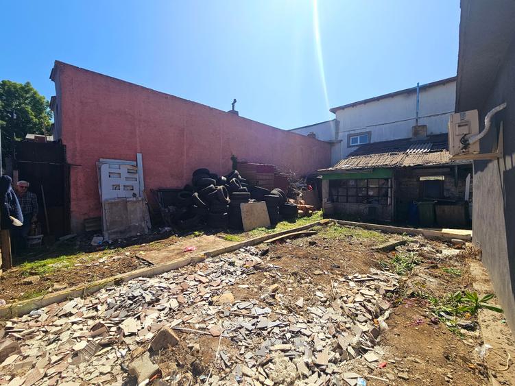 Casă individuală cu 4 camere cu Teren 101 Mp în Ferentari