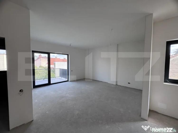 Apartament cu 3 camere decomandat în Central