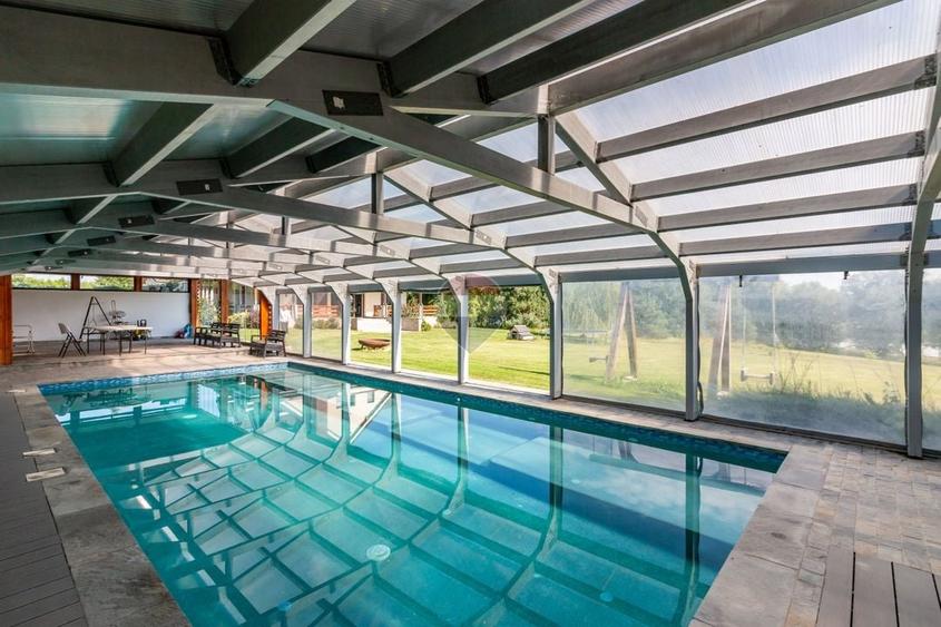 Casă individuală cu 6 camere cu Piscina în Gagu