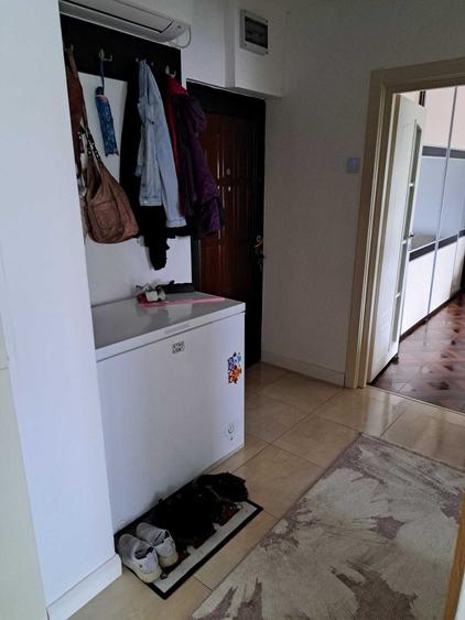 Apartament cu 2 camere decomandat în Hârșova