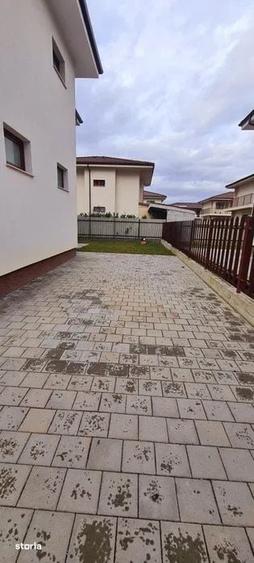 Casă cu 5 camere cu Teren 400 Mp în Apahida