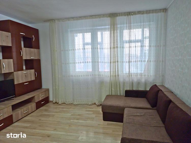 Apartament cu 2 camere semidecomandat în Traian
