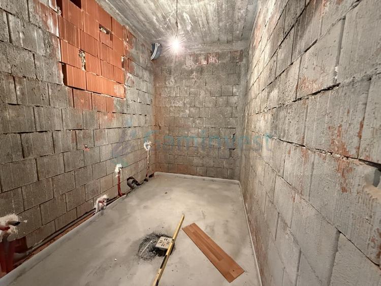 Casă individuală cu 6 camere cu Canalizare în Betfia