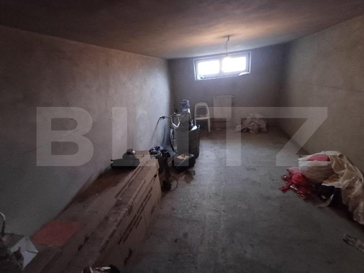 Casă individuală cu 6 camere cu Canalizare în Exterior Est