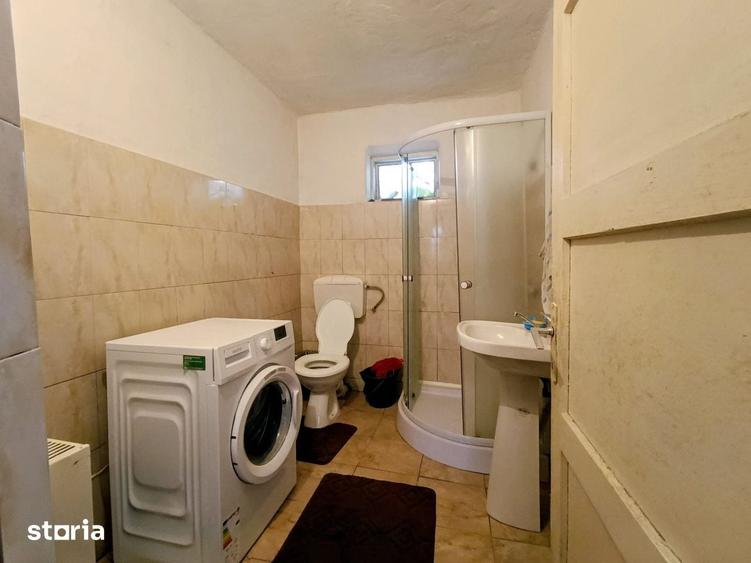 Casă cu 3 camere cu Teren 686 Mp în Central
