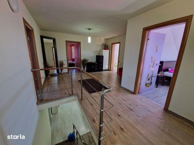Casă cu 4 camere cu Teren 240 Mp în Bradu