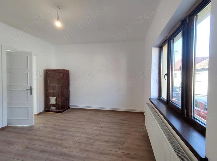 Casă cu 2 camere cu Teren 400 Mp în Bartolomeu