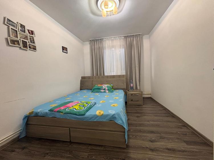 Casă cu 6 camere cu Canalizare în Industriilor
