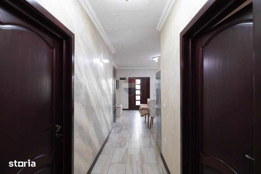 Casă cu 3 camere cu Teren 327 Mp în Mioriței