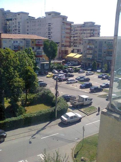 Apartament cu 2 camere semidecomandat în Cetate