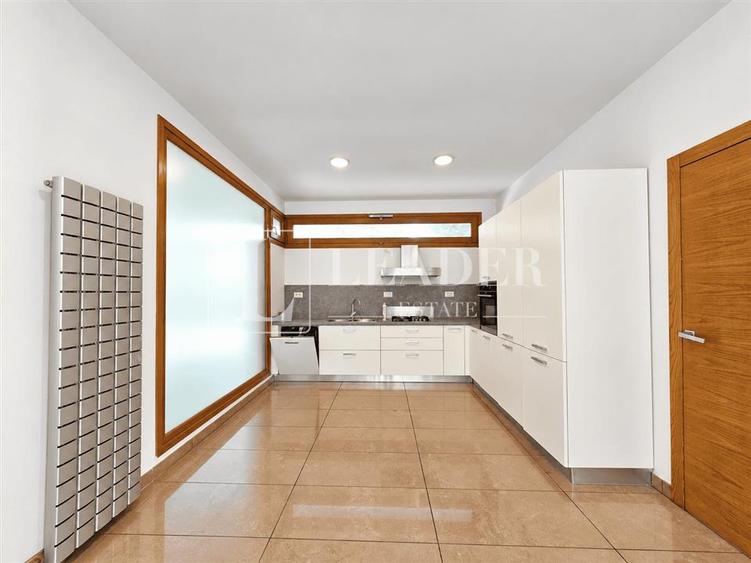 Casă individuală cu 5 camere cu Piscina în Pipera