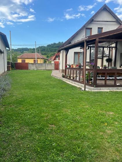 Casă cu 4 camere în Central