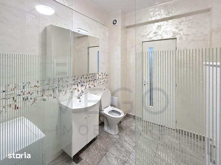 Apartament cu 3 camere semidecomandat în Florești