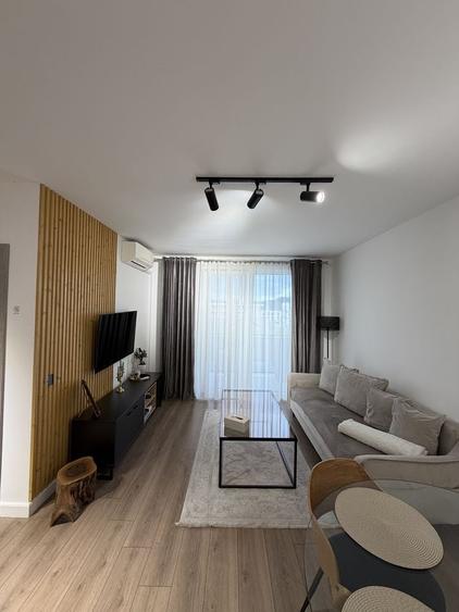 Apartament cu 2 camere decomandat în Petru Rareș